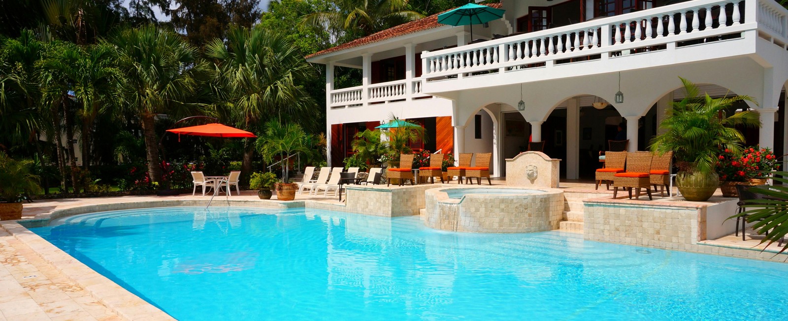 Pre-fabricated FRP swimming pool with smooth finish and easy installation